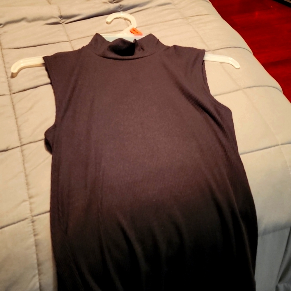 Black ribbed tank